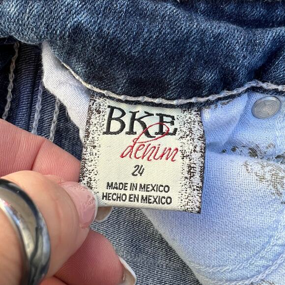 Buckle BKE Stella Cut Off Fray Hem Distressed Jean Shorts Size 24 - Picture 4 of 5